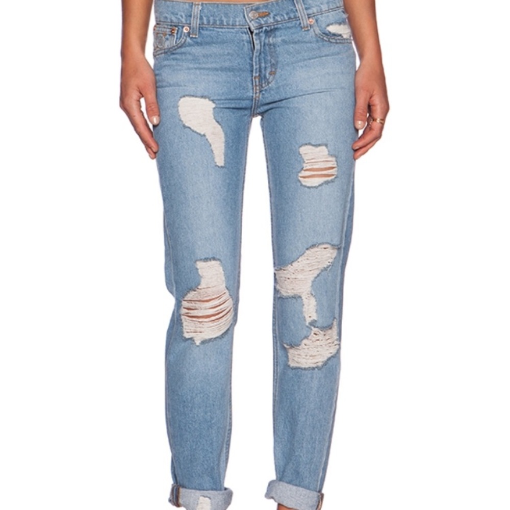 Lightwash boyfriend jeans